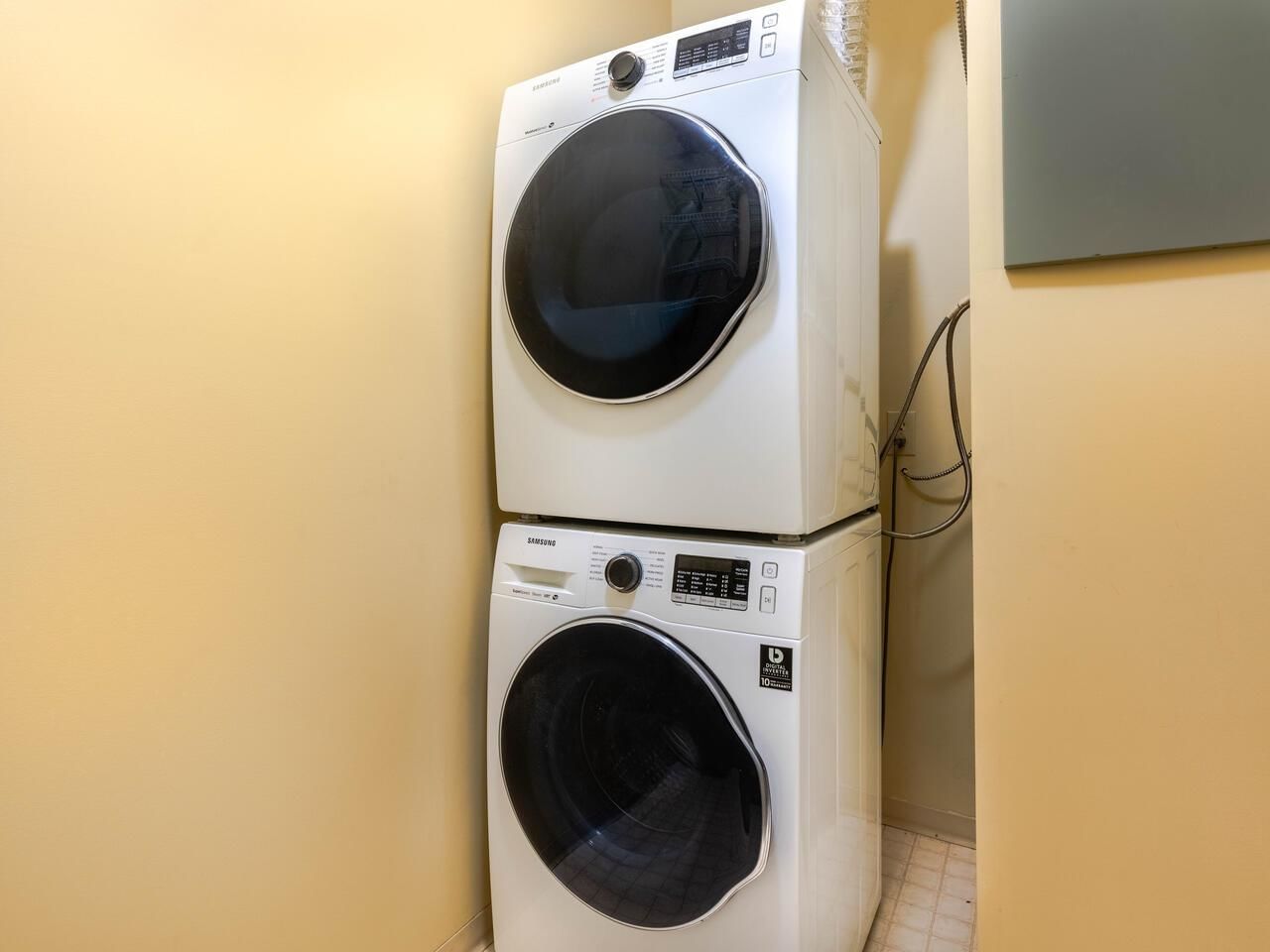 Listing Image 23