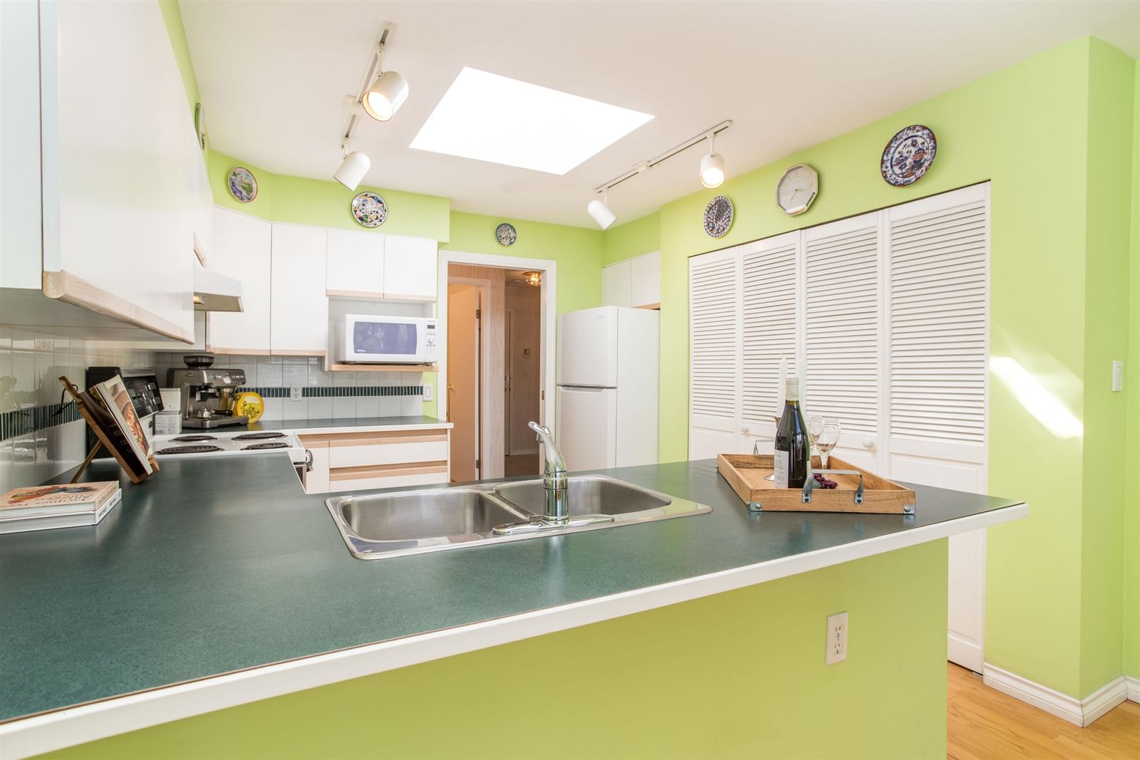 Listing Image 15