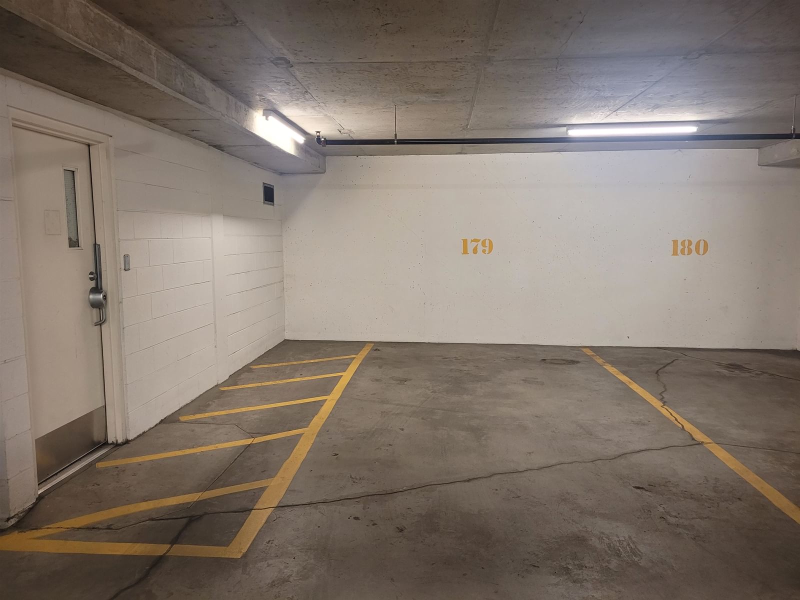 Listing Image 32