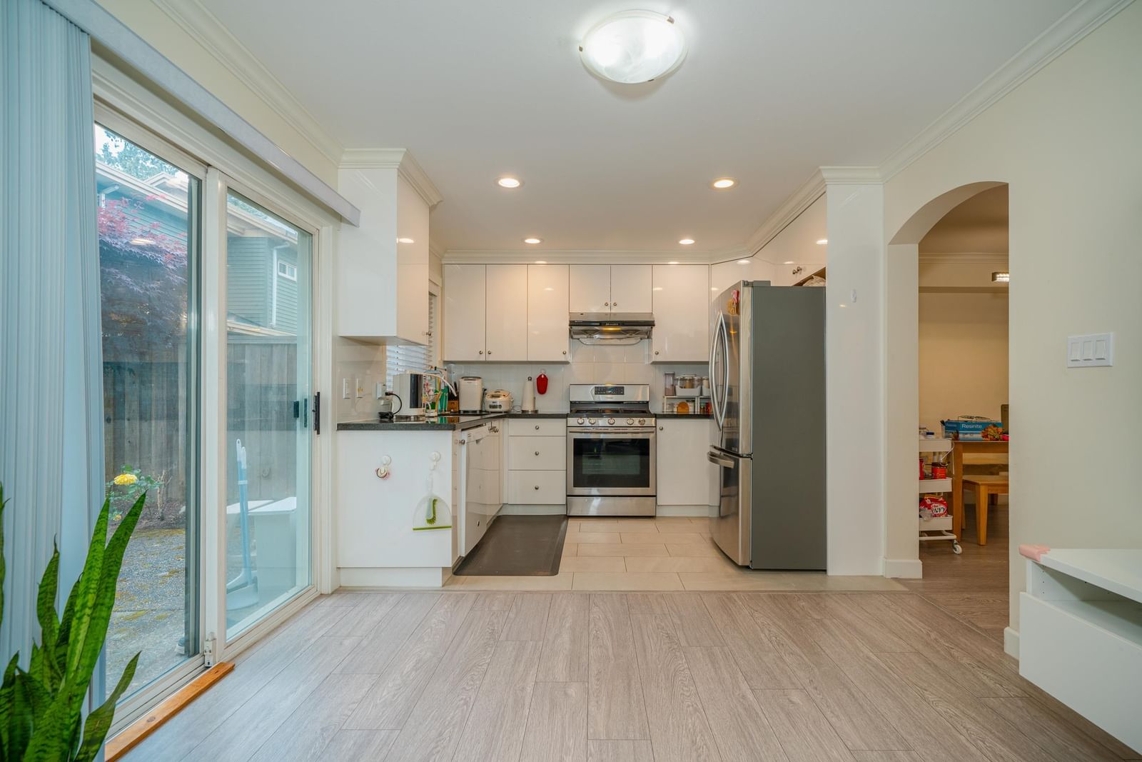 Listing Image 11