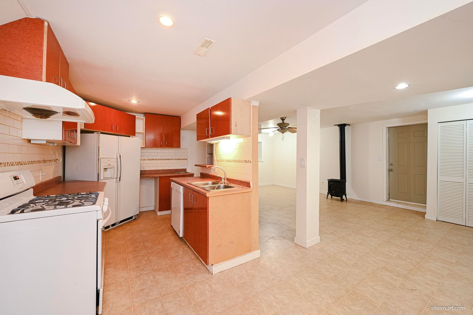 Listing Image 16