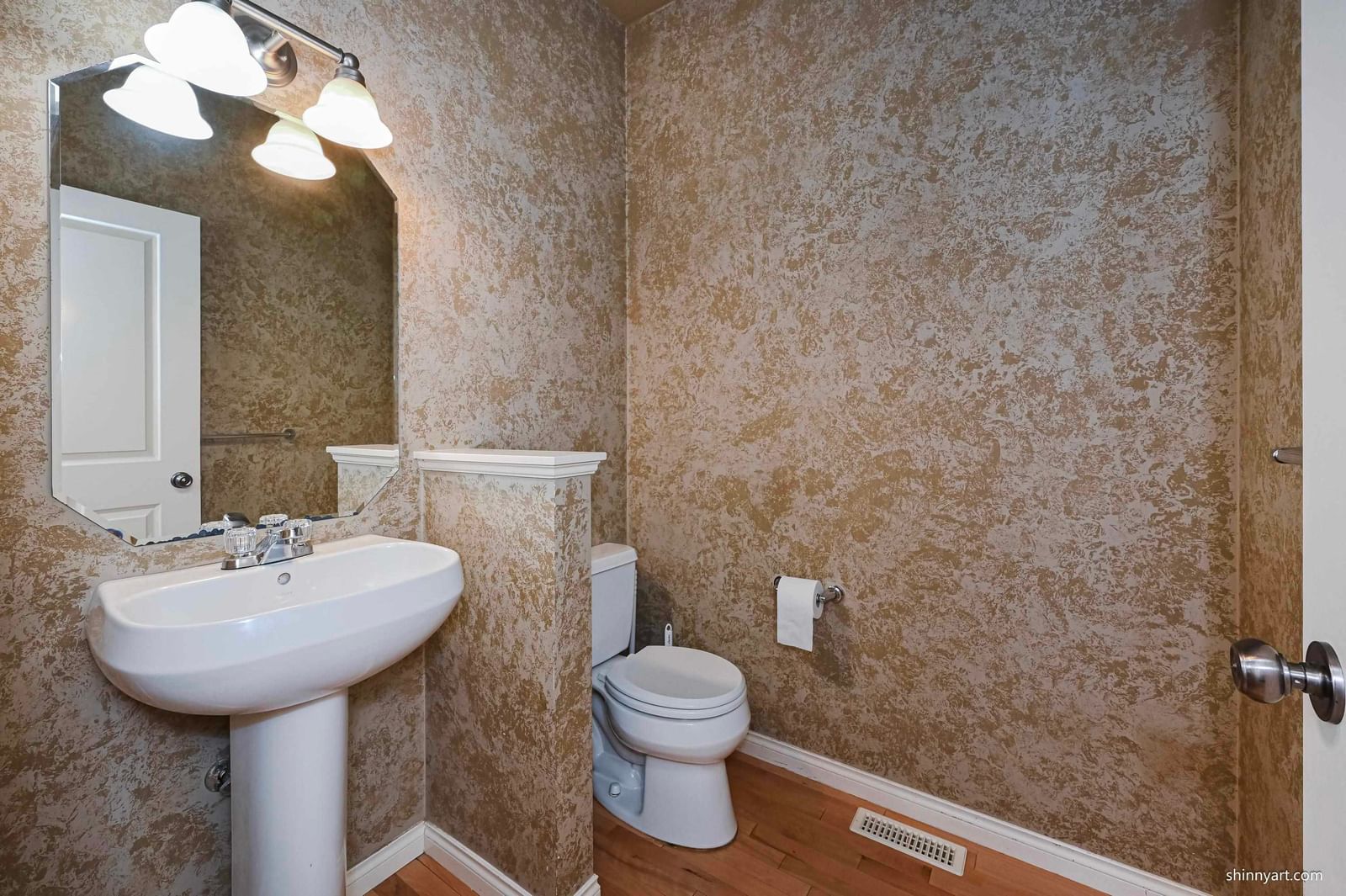 Listing Image 21