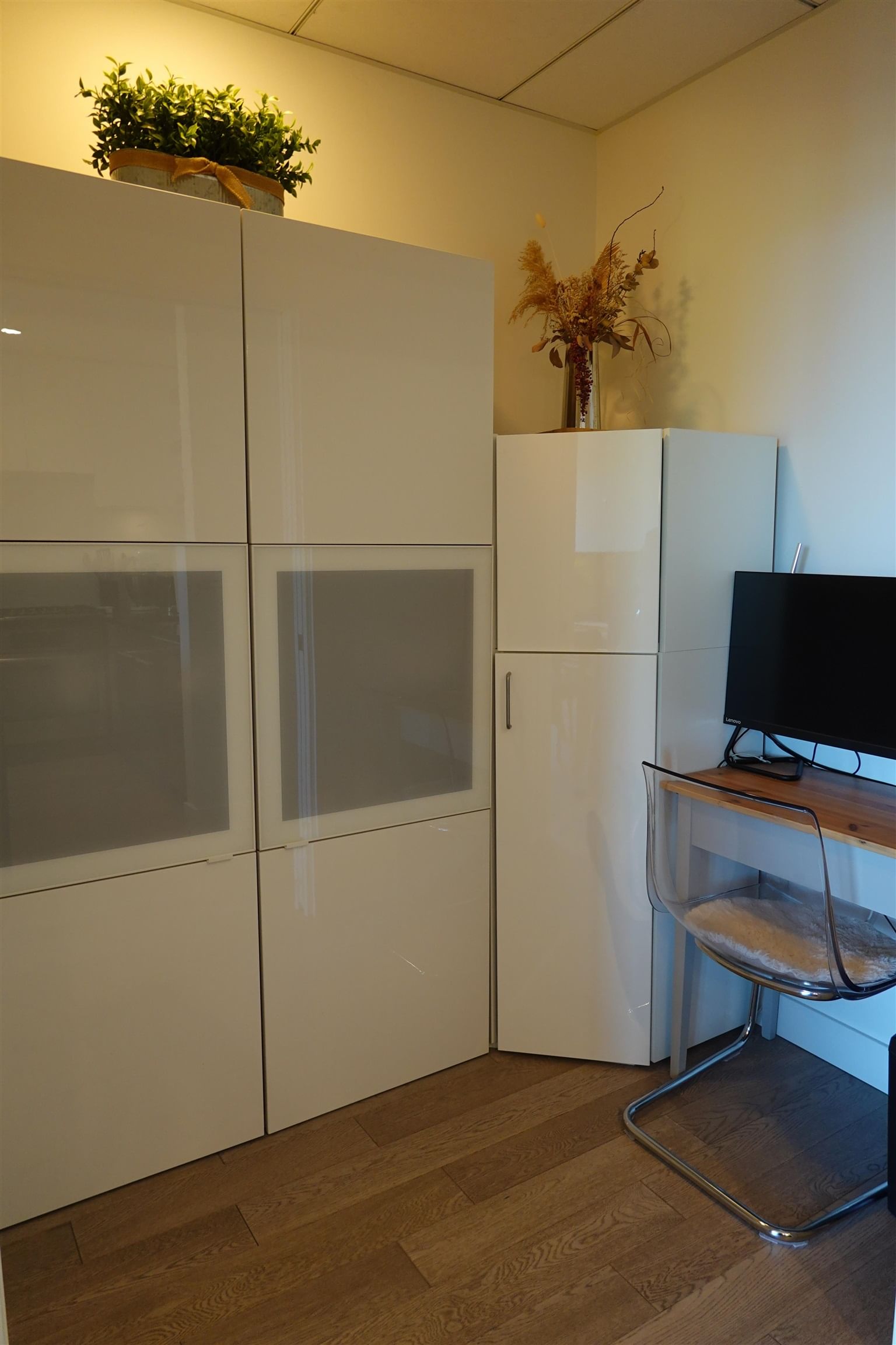 Listing Image 10