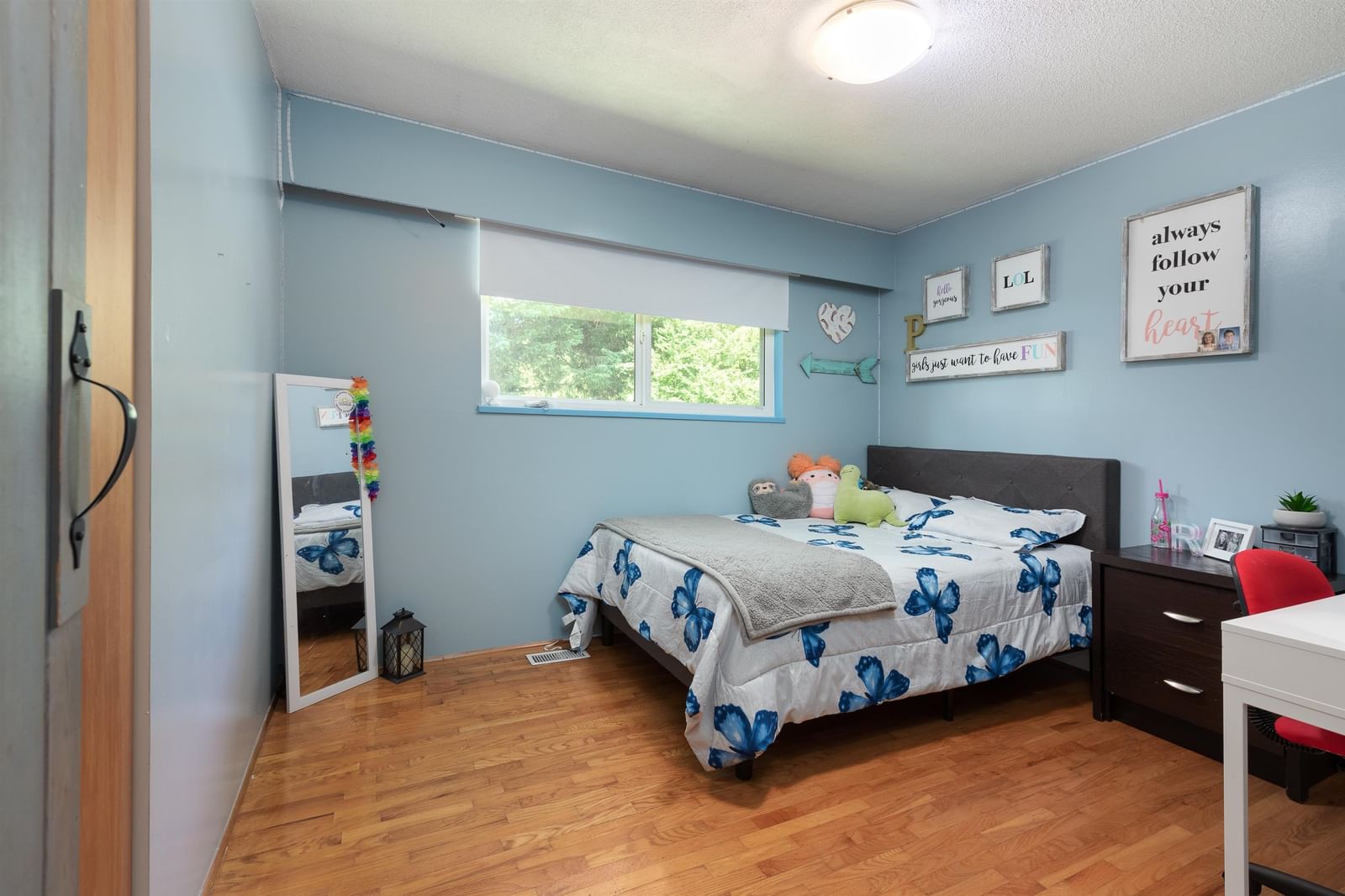 Listing Image 11