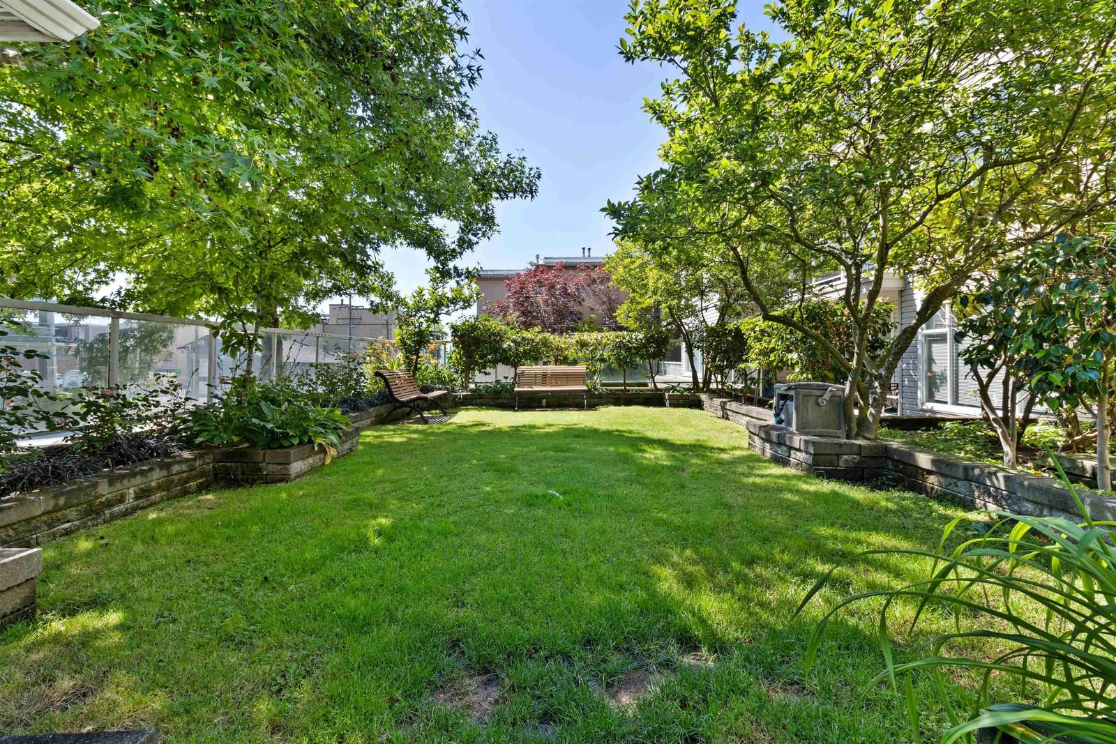 Listing Image 12