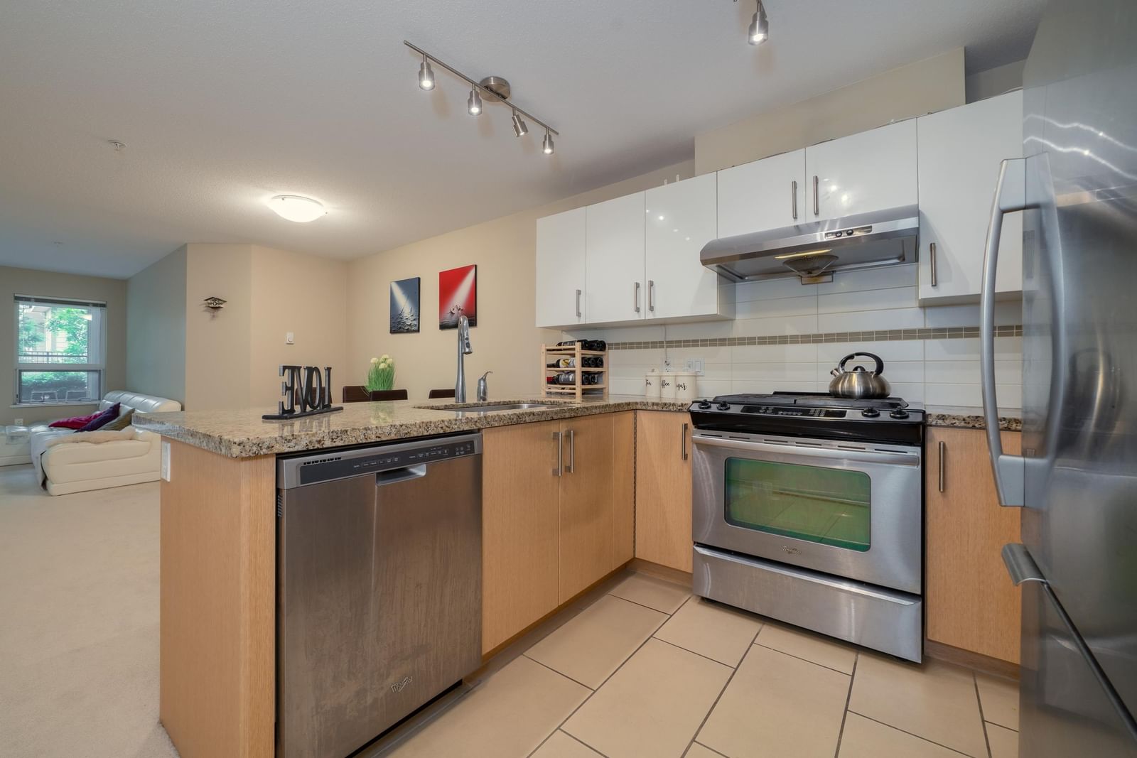 Listing Image 6