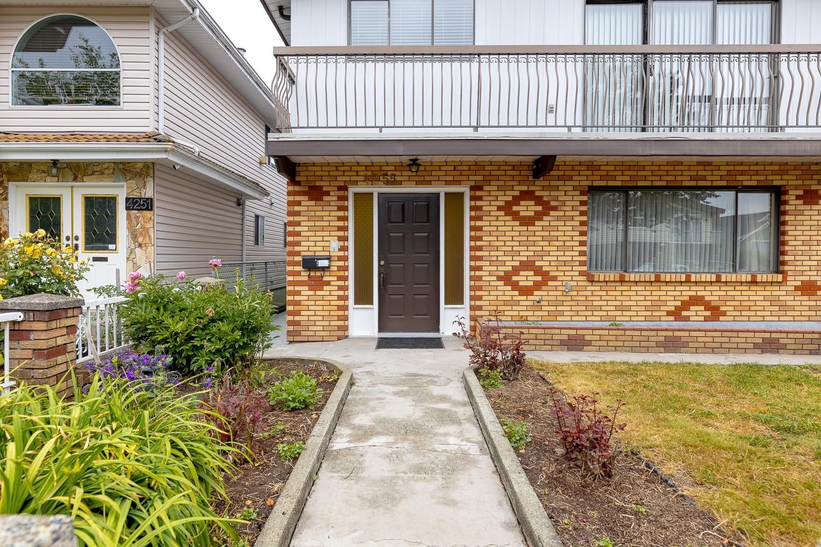 Listing Image 4
