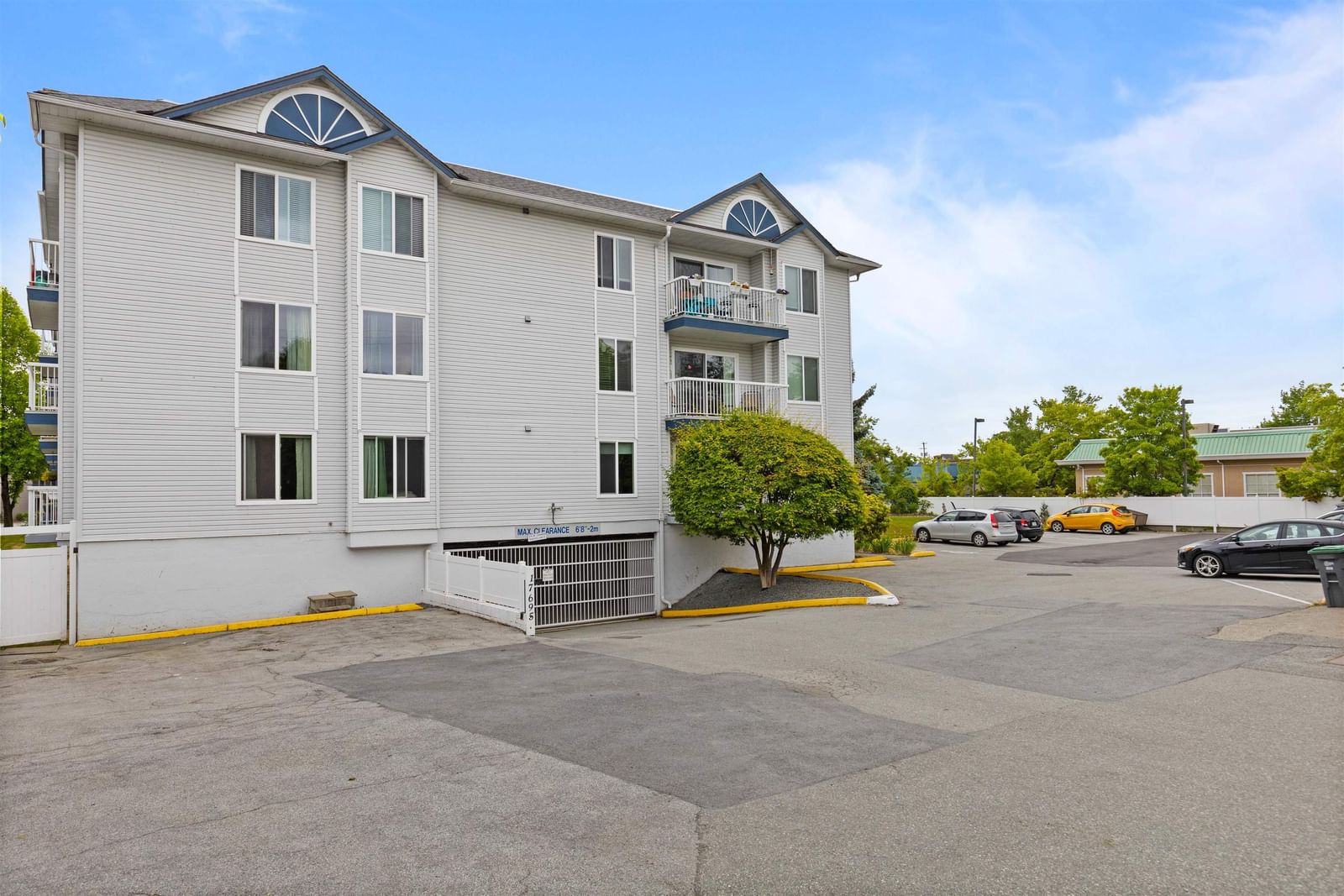 Listing Image 10