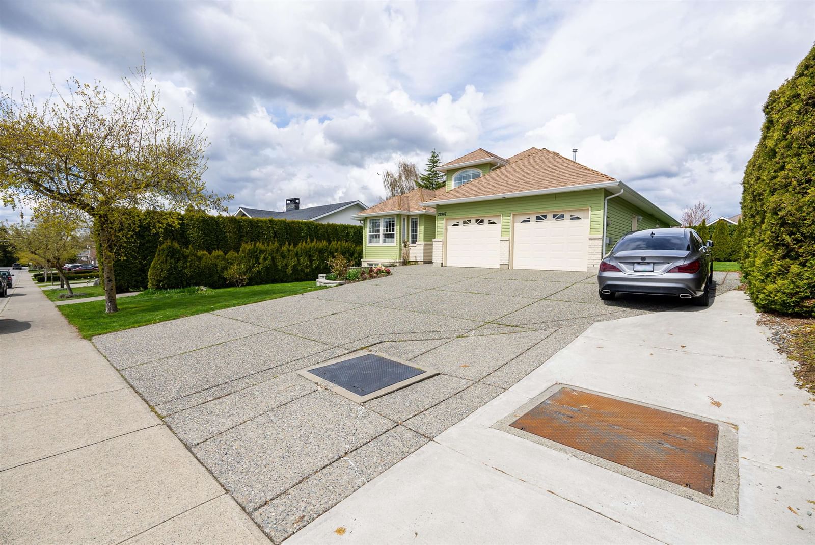 Listing Image 3