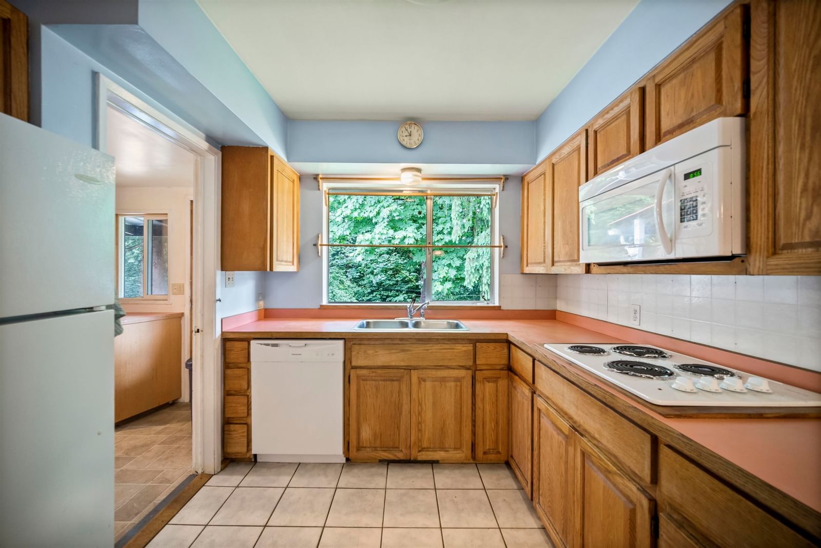 Listing Image 8
