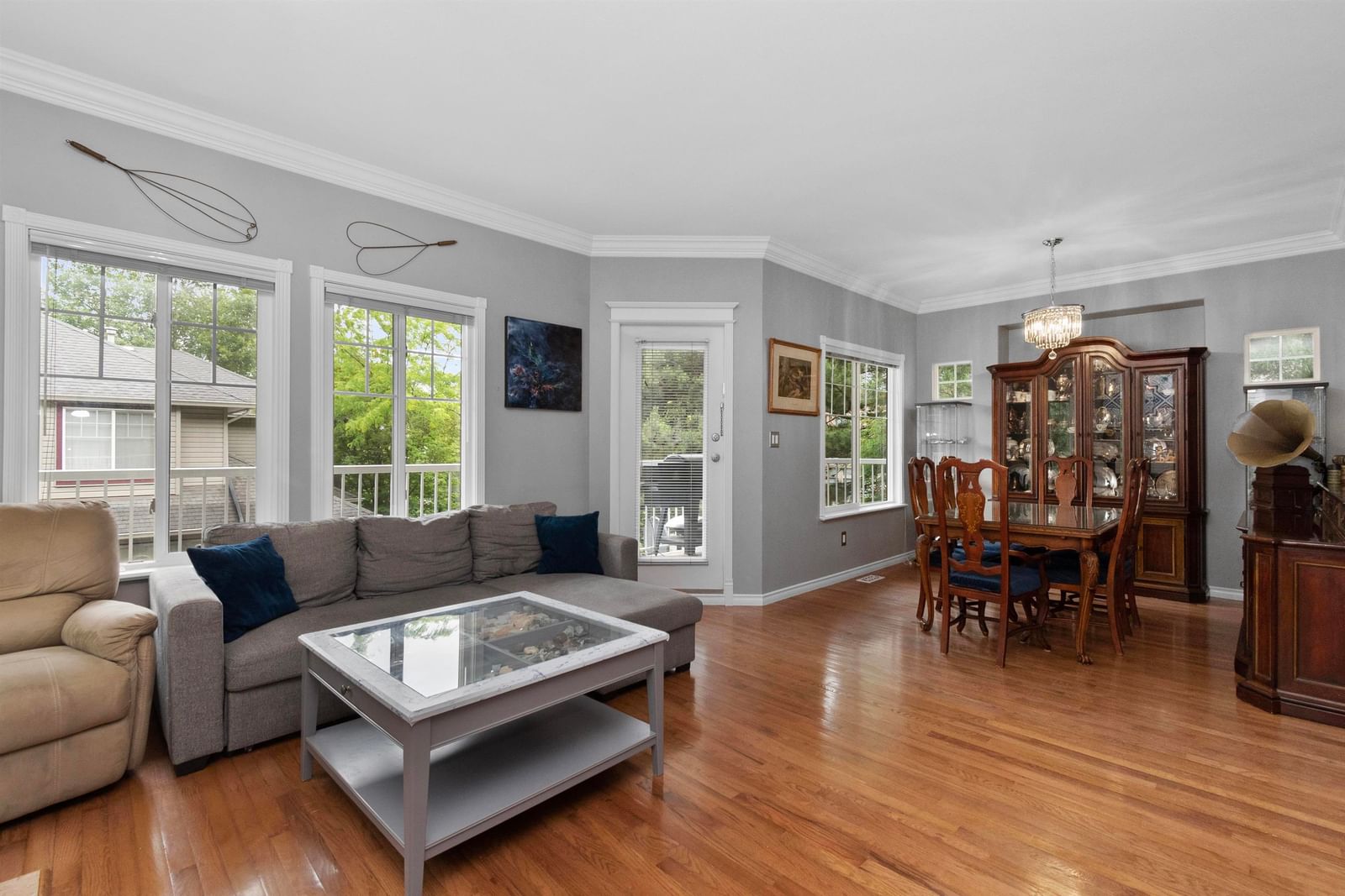Listing Image 11
