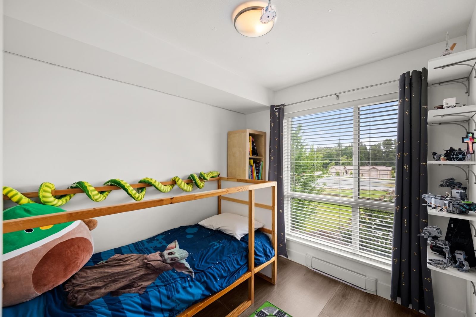 Listing Image 11