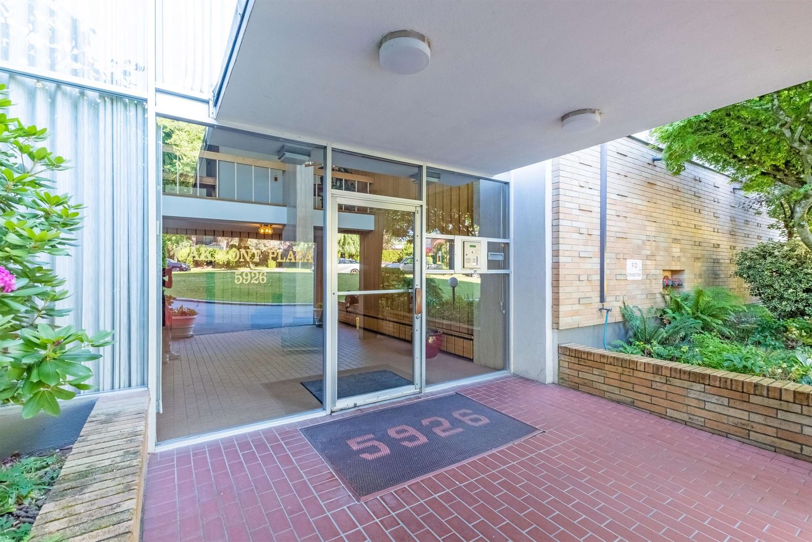 Listing Image 5