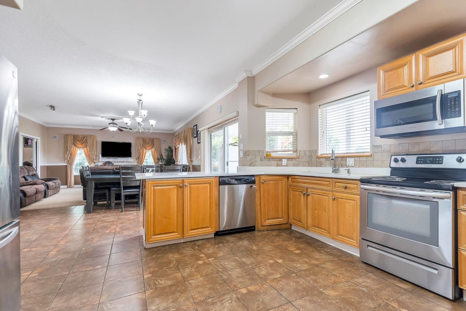 Listing Image 13