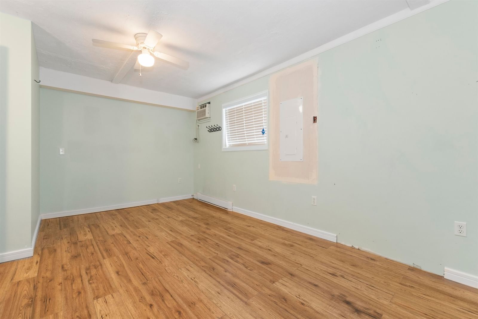 Listing Image 25