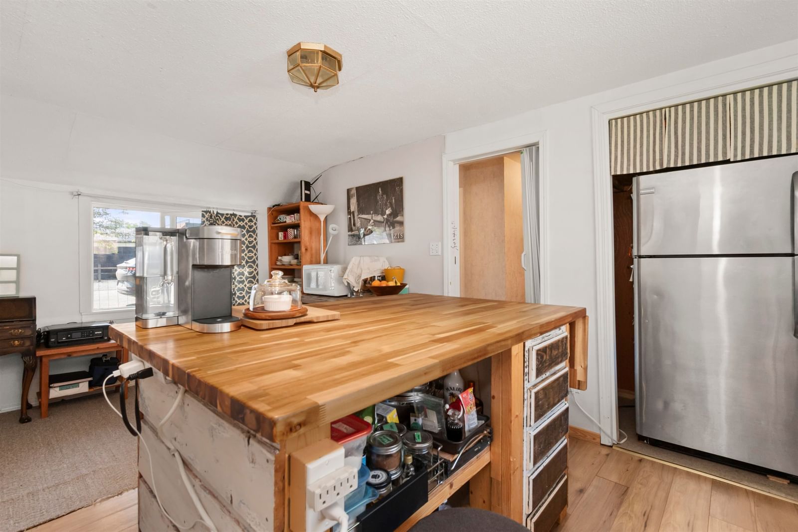 Listing Image 10
