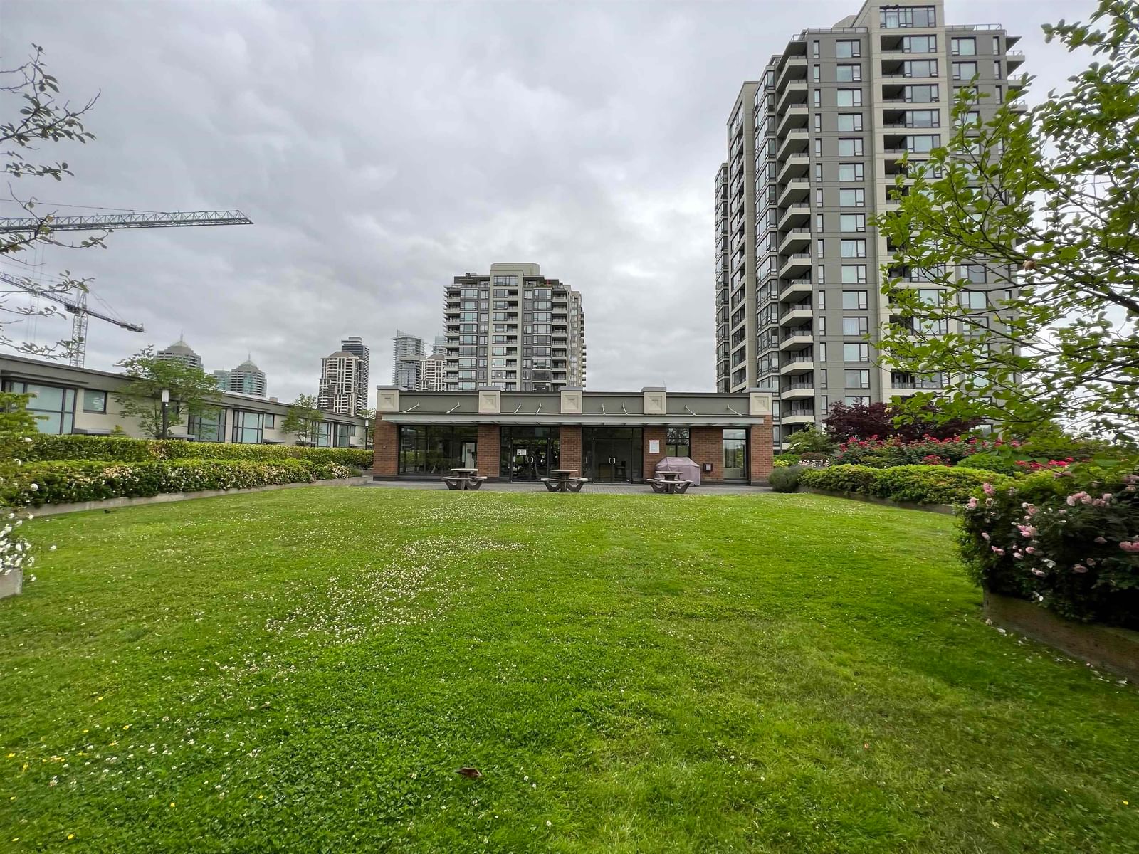 Listing Image 40