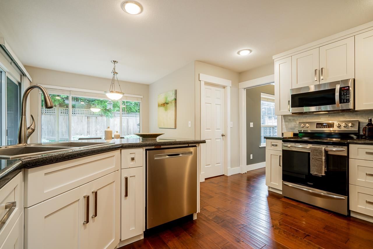 Listing Image 11