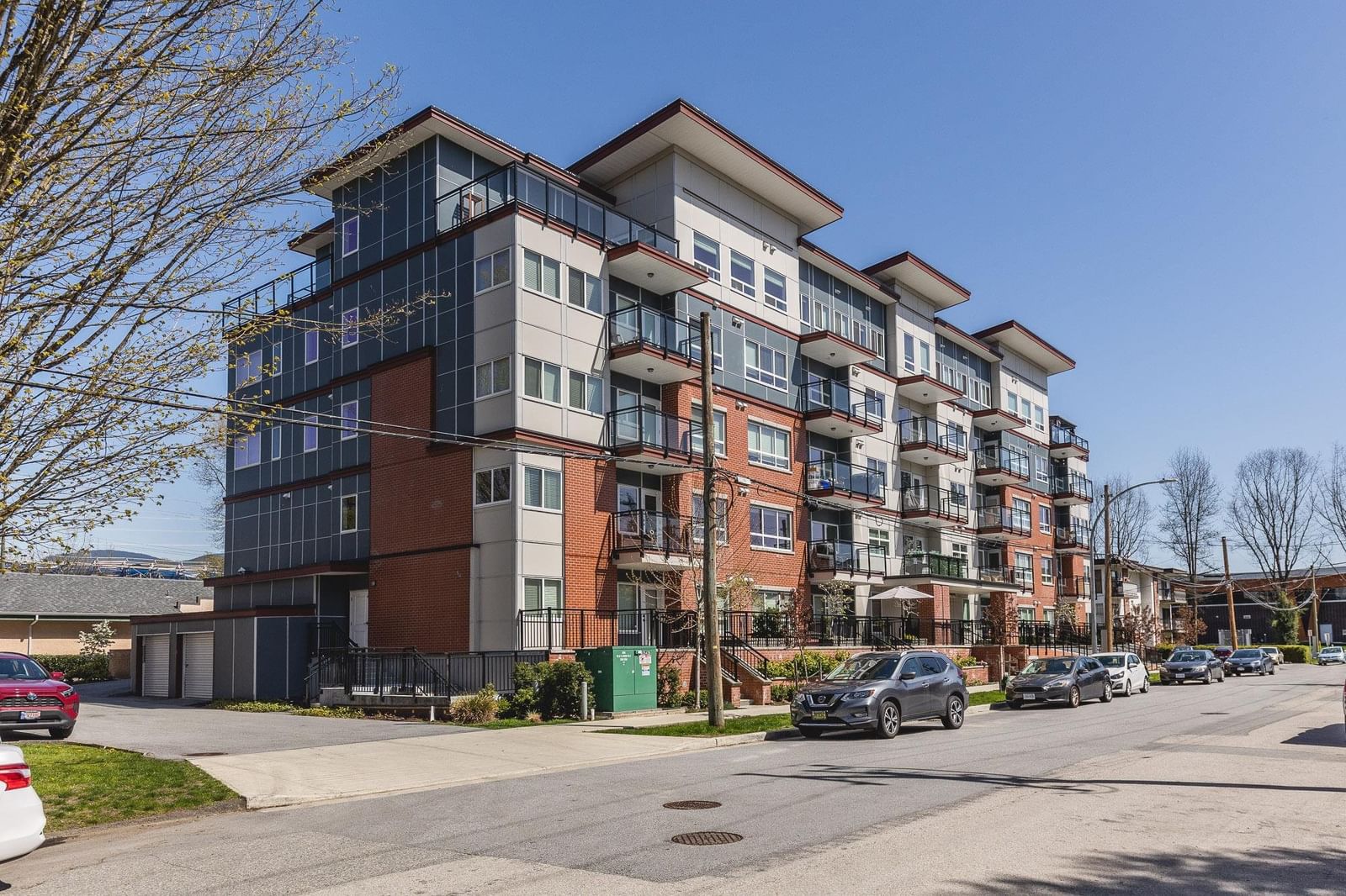 Listing Image 3