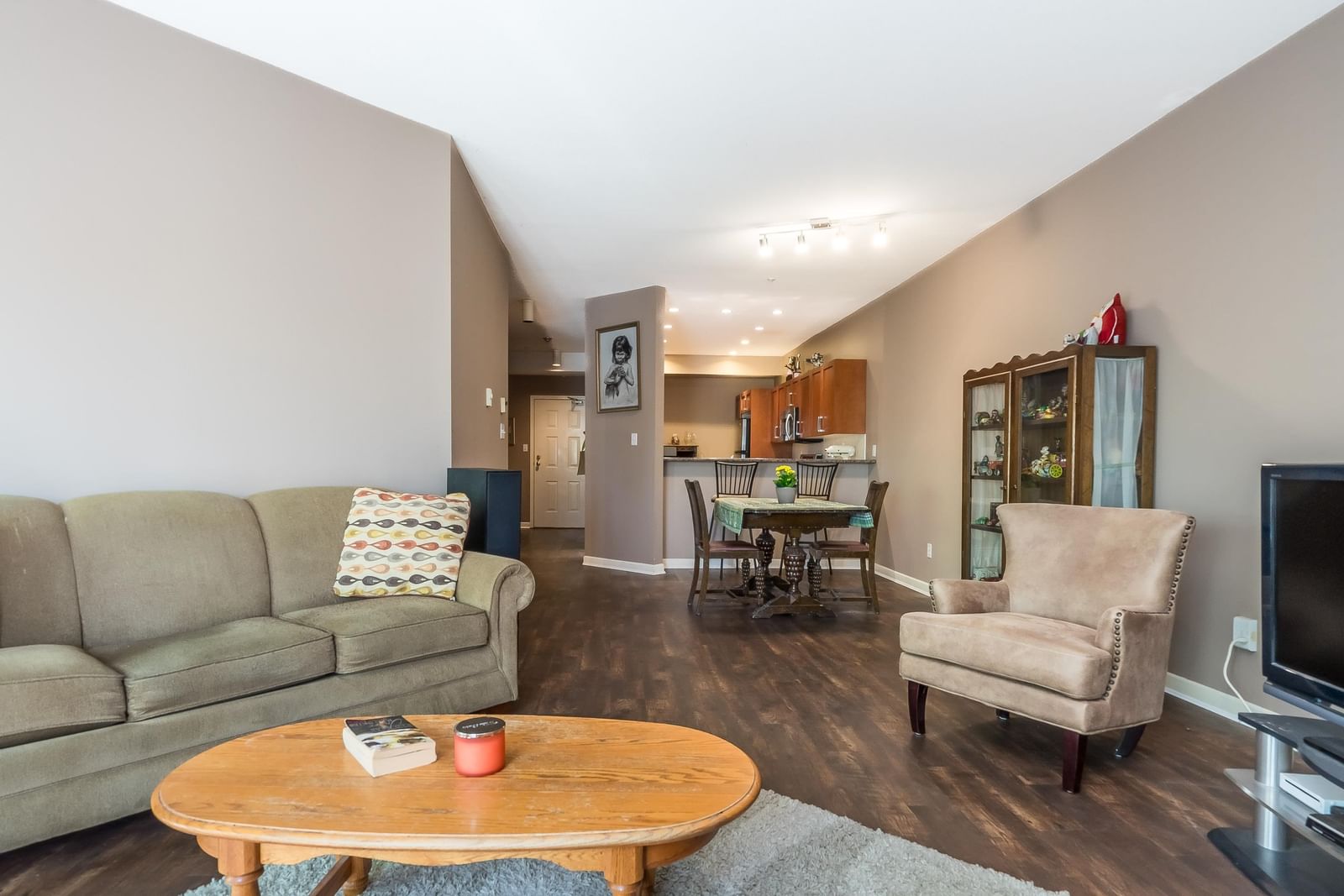 Listing Image 22