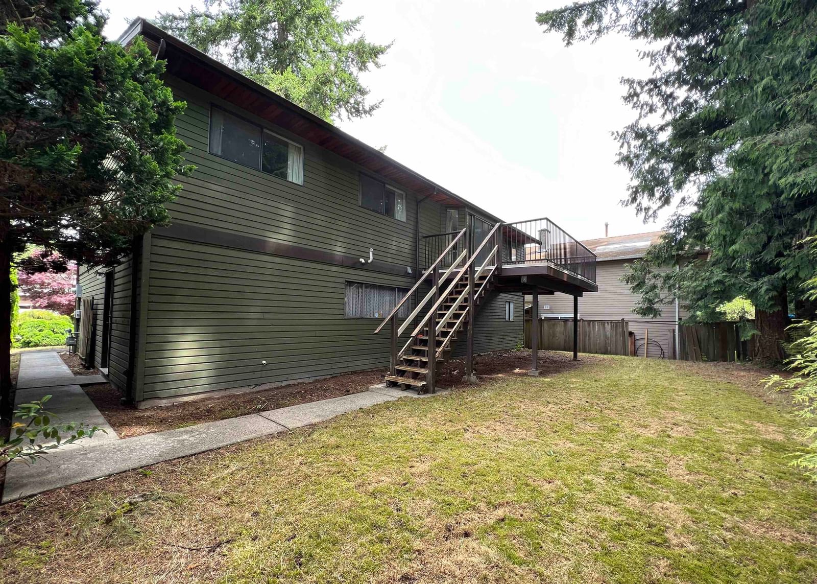 Listing Image 4