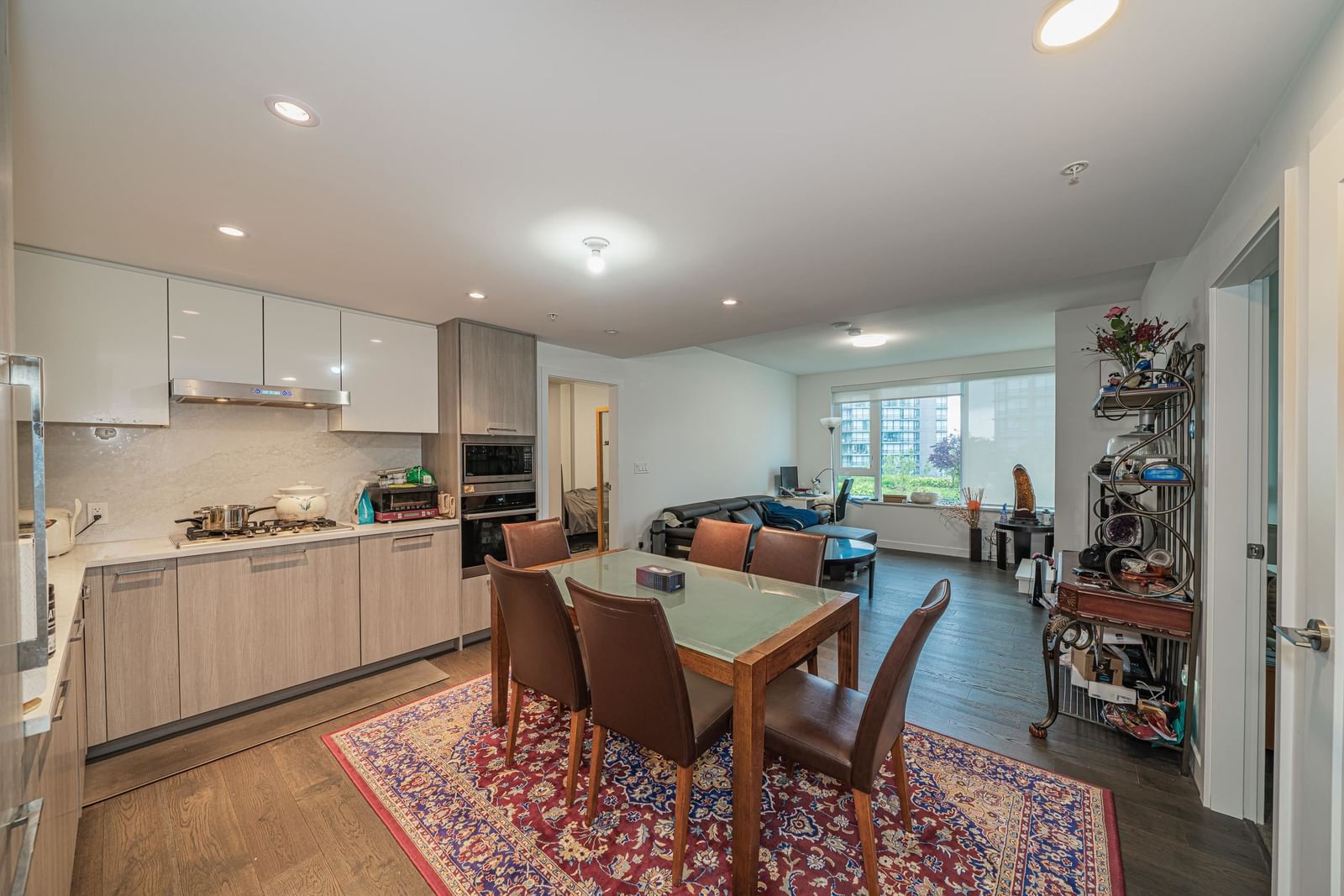 Listing Image 9