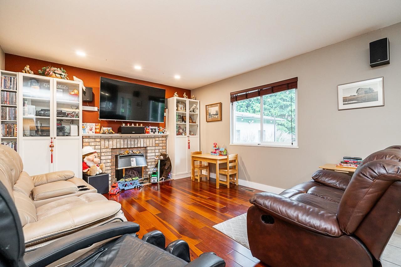 Listing Image 14