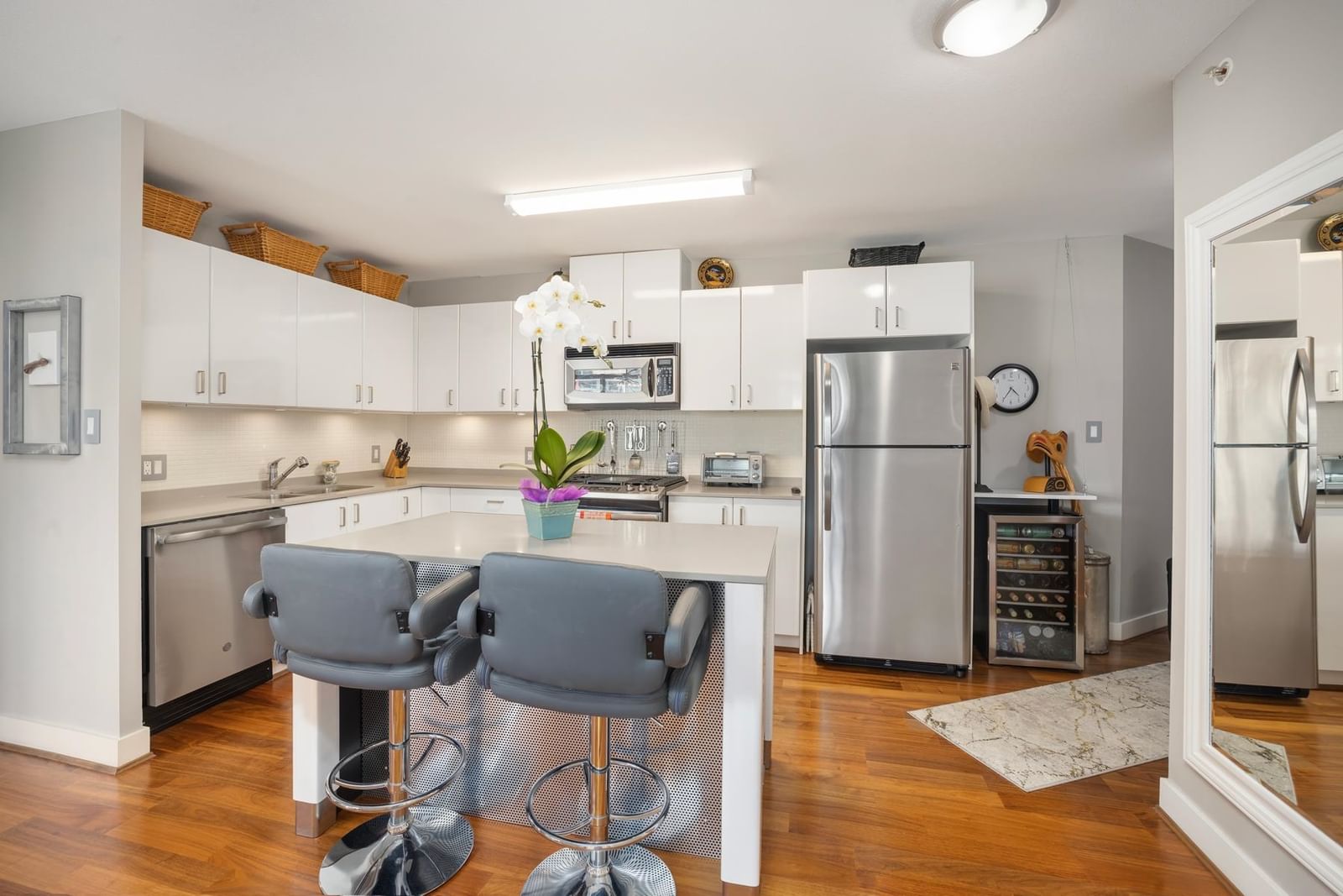 Listing Image 9