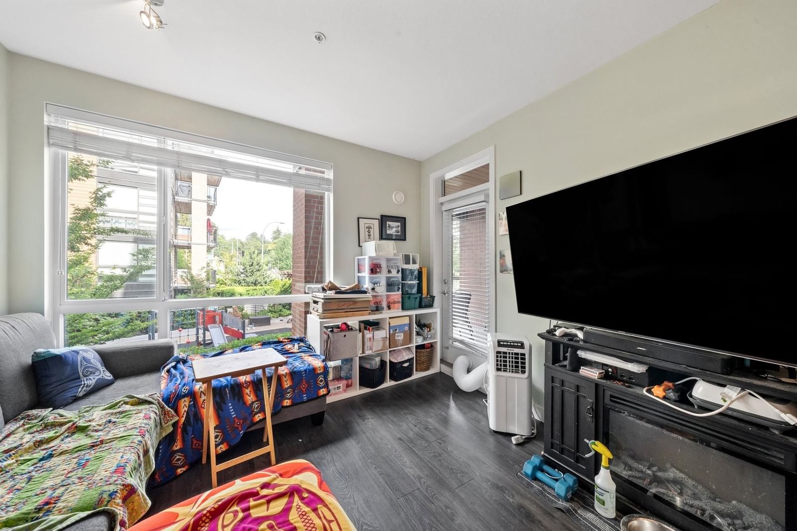 Listing Image 9