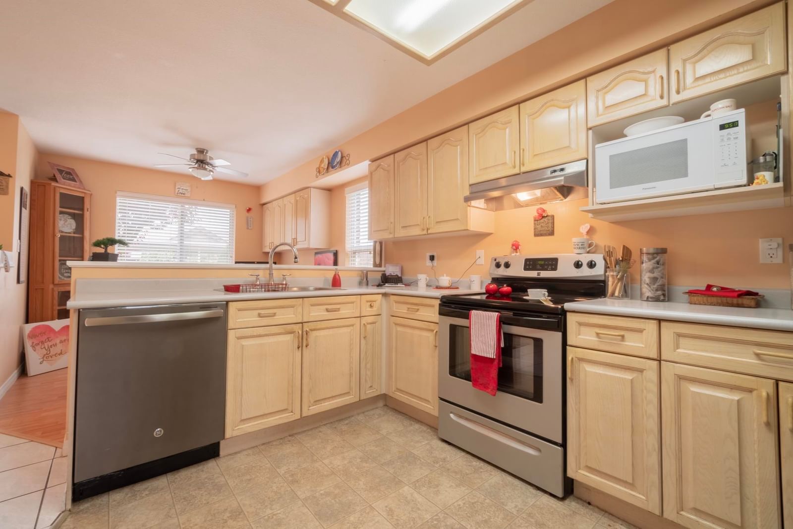 Listing Image 9