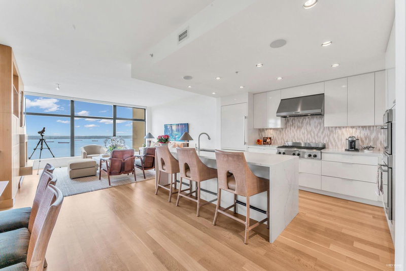 1001 - 3315 Cypress Place, West Vancouver, V7S 3J7 | Image 2