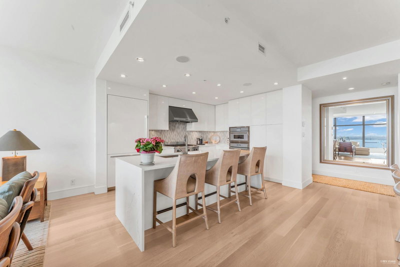 1001 - 3315 Cypress Place, West Vancouver, V7S 3J7 | Image 3