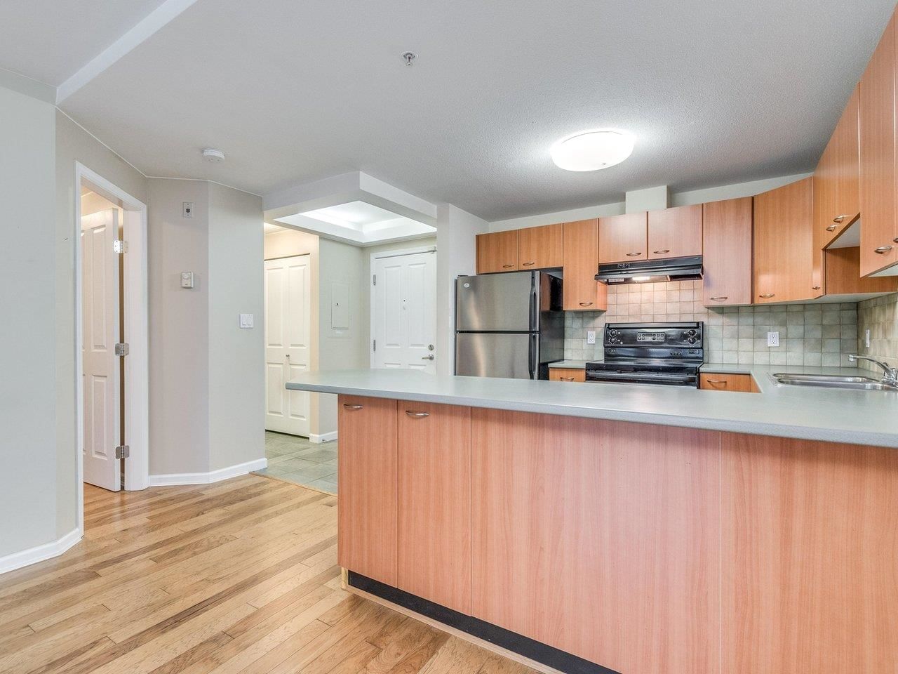 Listing Image 16
