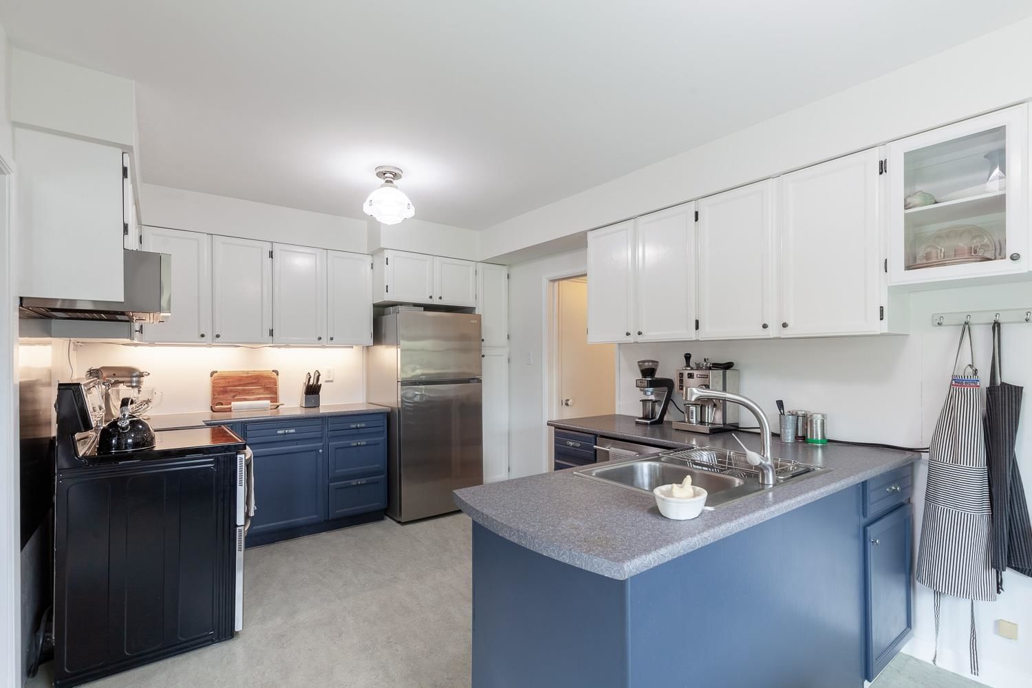 Listing Image 9