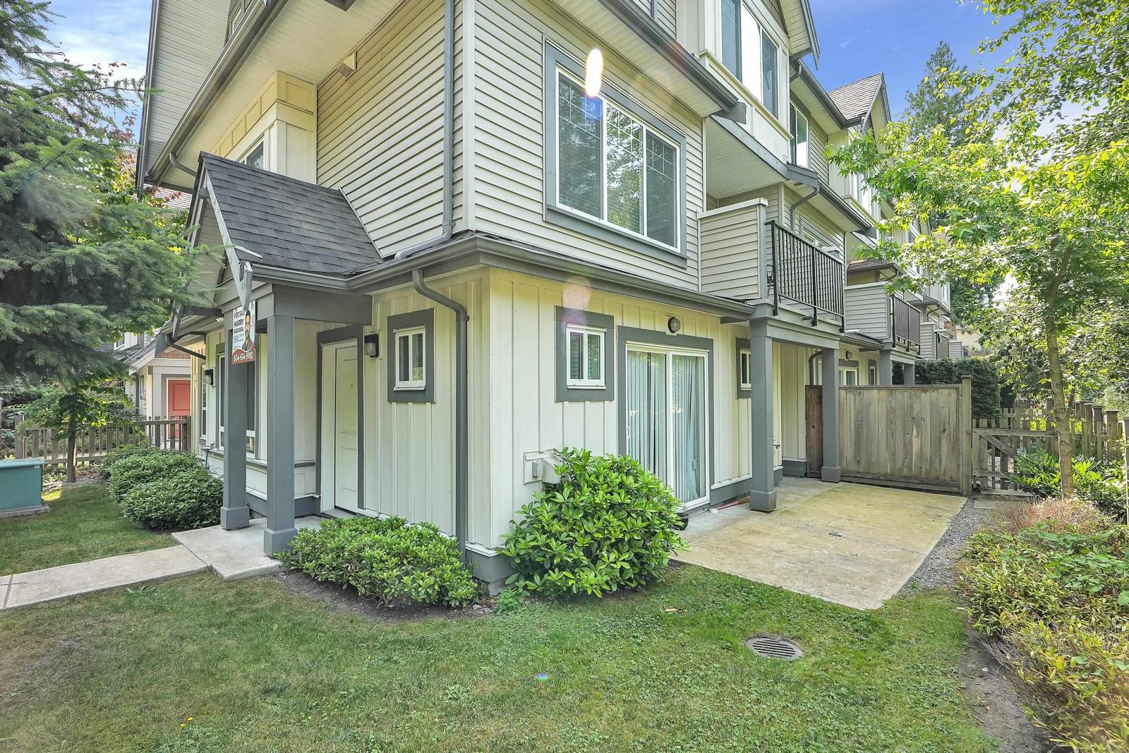 Listing Image 6