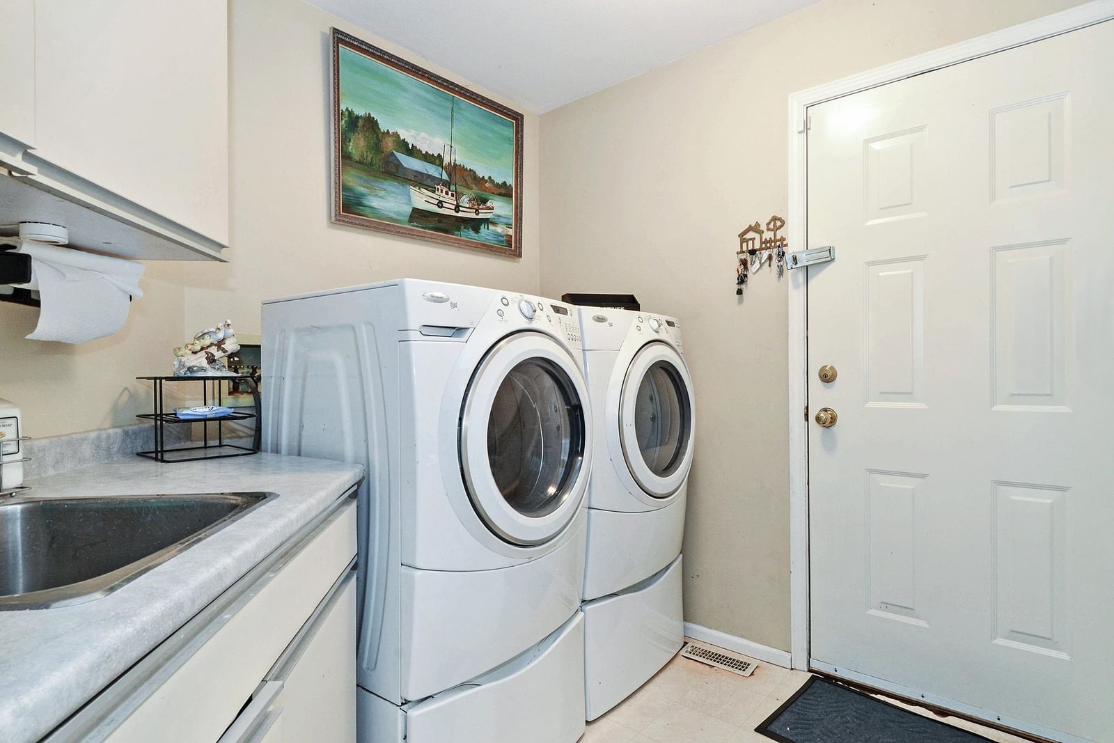 Listing Image 16