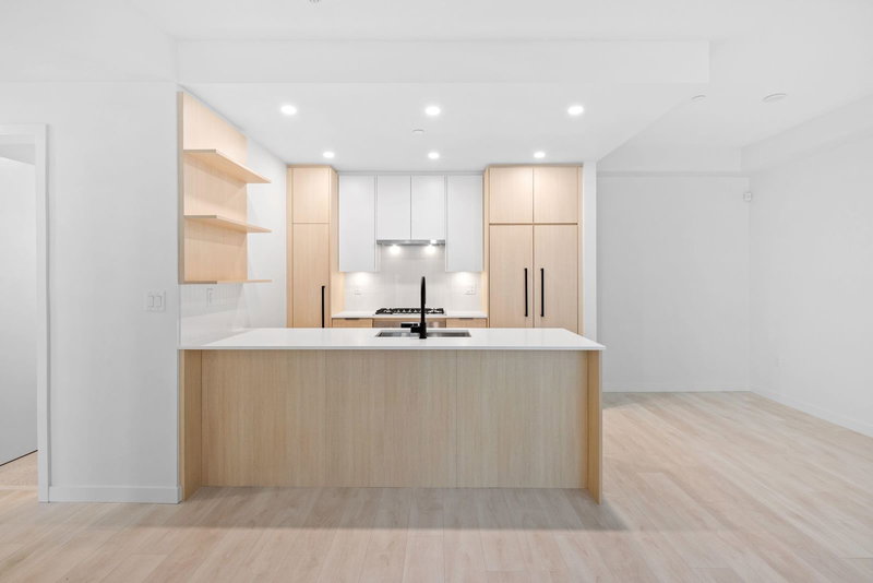 118 - 2045 Heritage Park Lane, North Vancouver, V7H 1S8 | Image 3