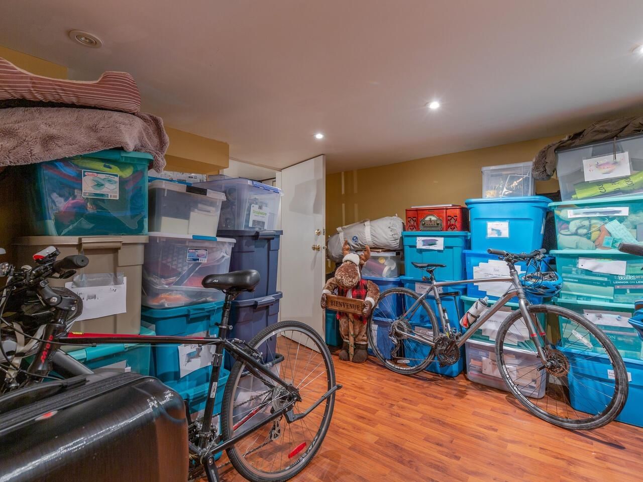 Listing Image 11