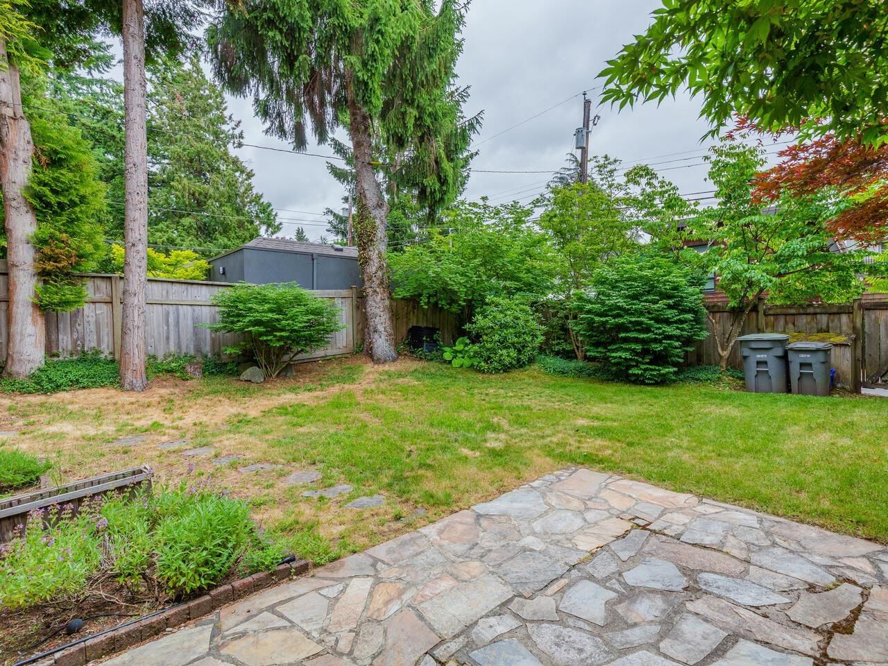 Listing Image 16