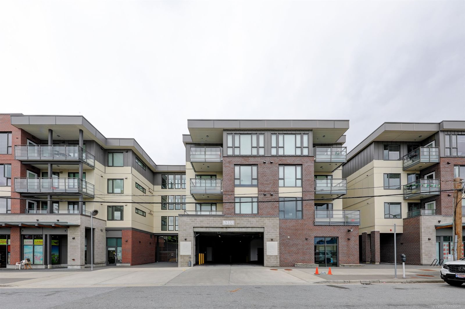 Listing Image 12
