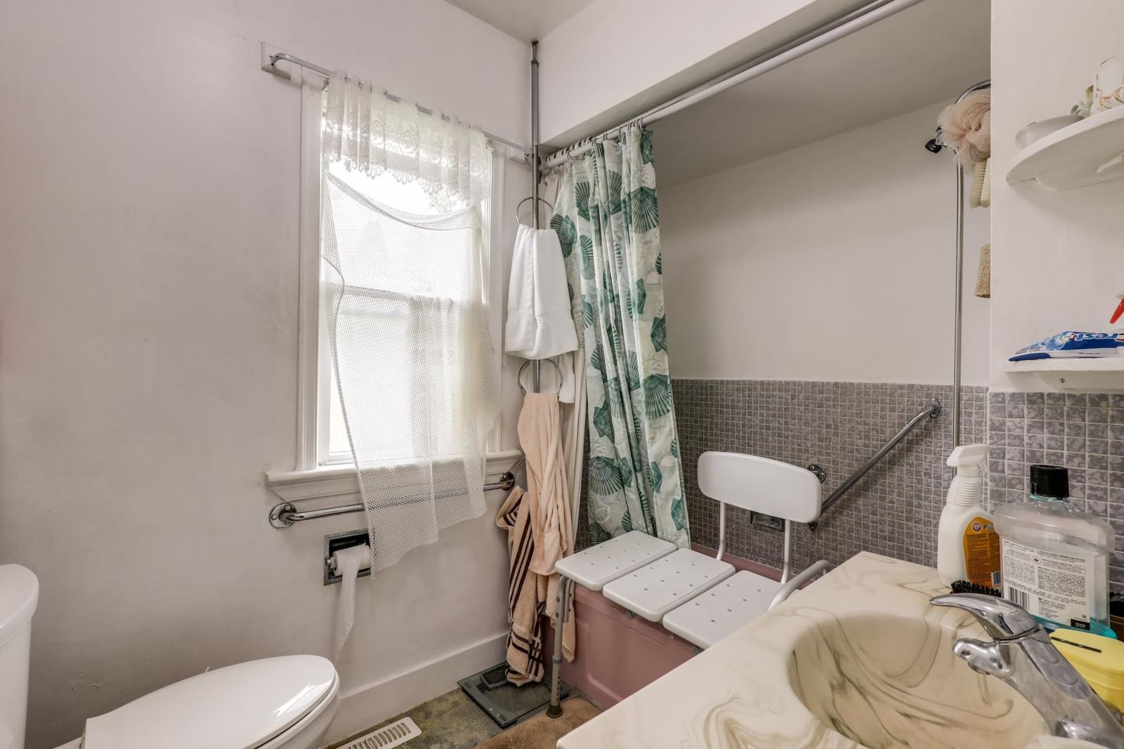 Listing Image 9