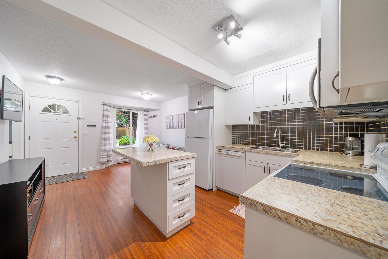 Listing Image 13
