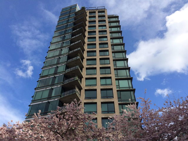 802 - 1003 Burnaby Street