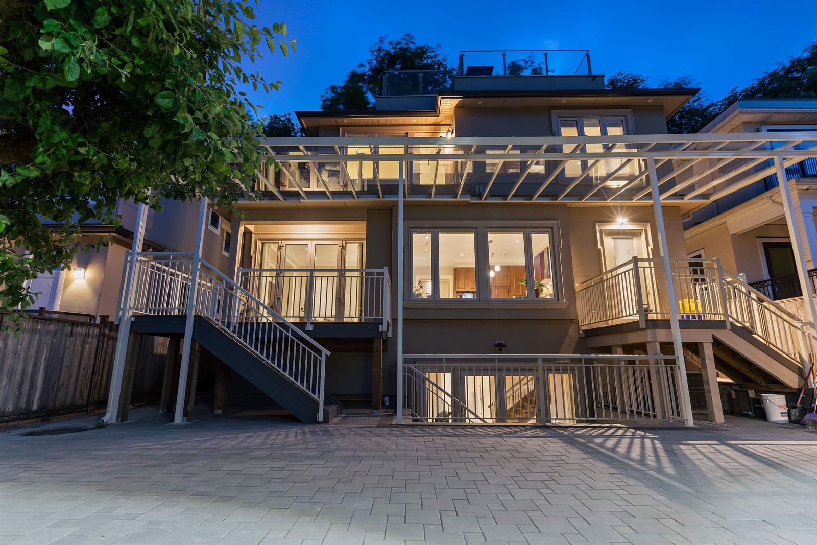 Listing Image 8