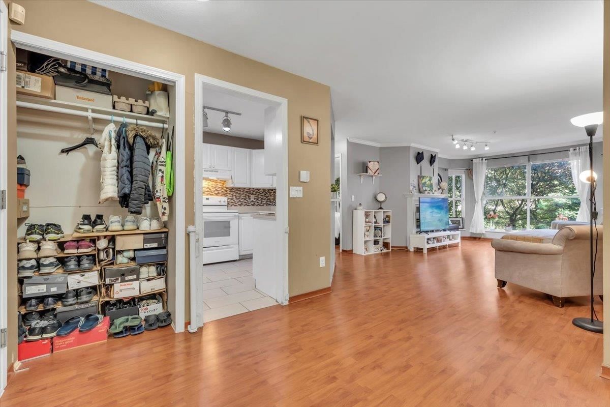 Listing Image 7