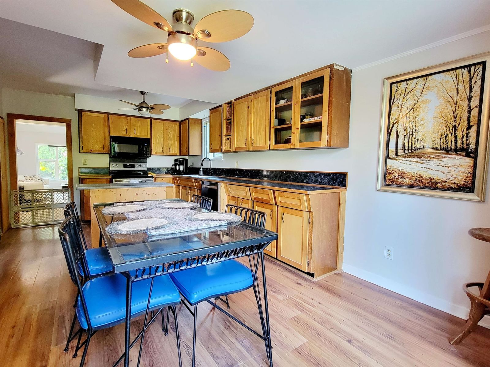 Listing Image 19
