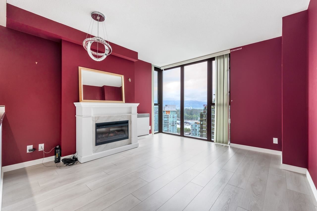 Listing Image 4