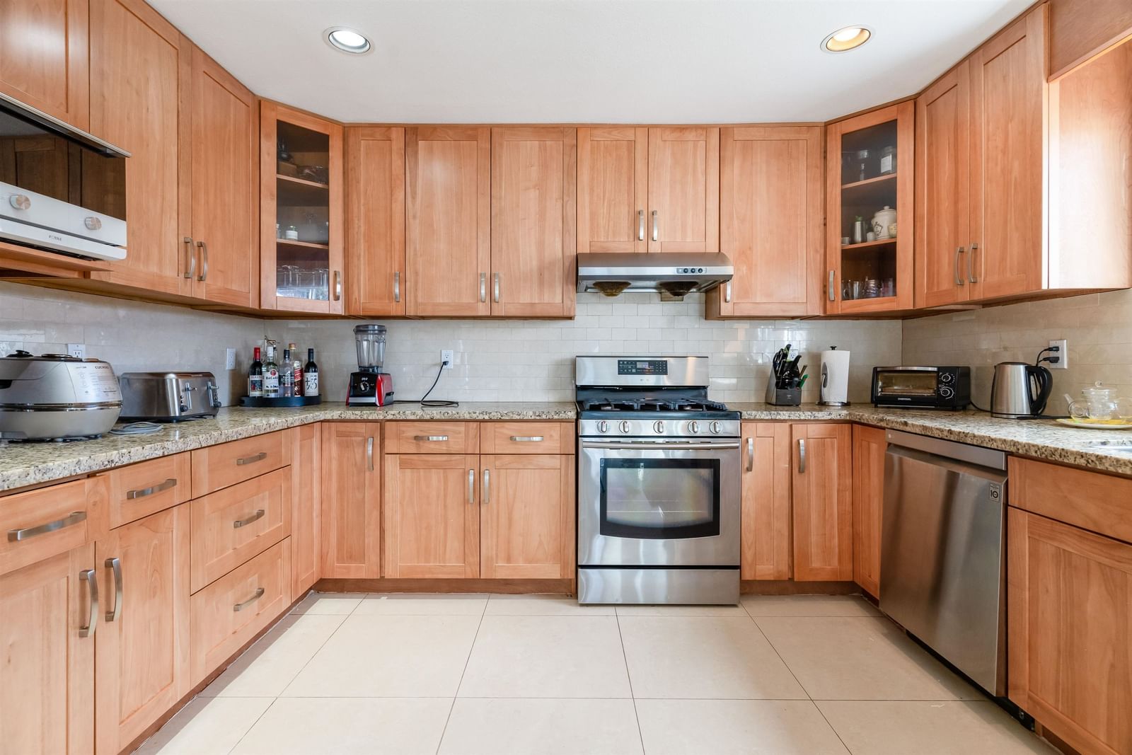 Listing Image 11
