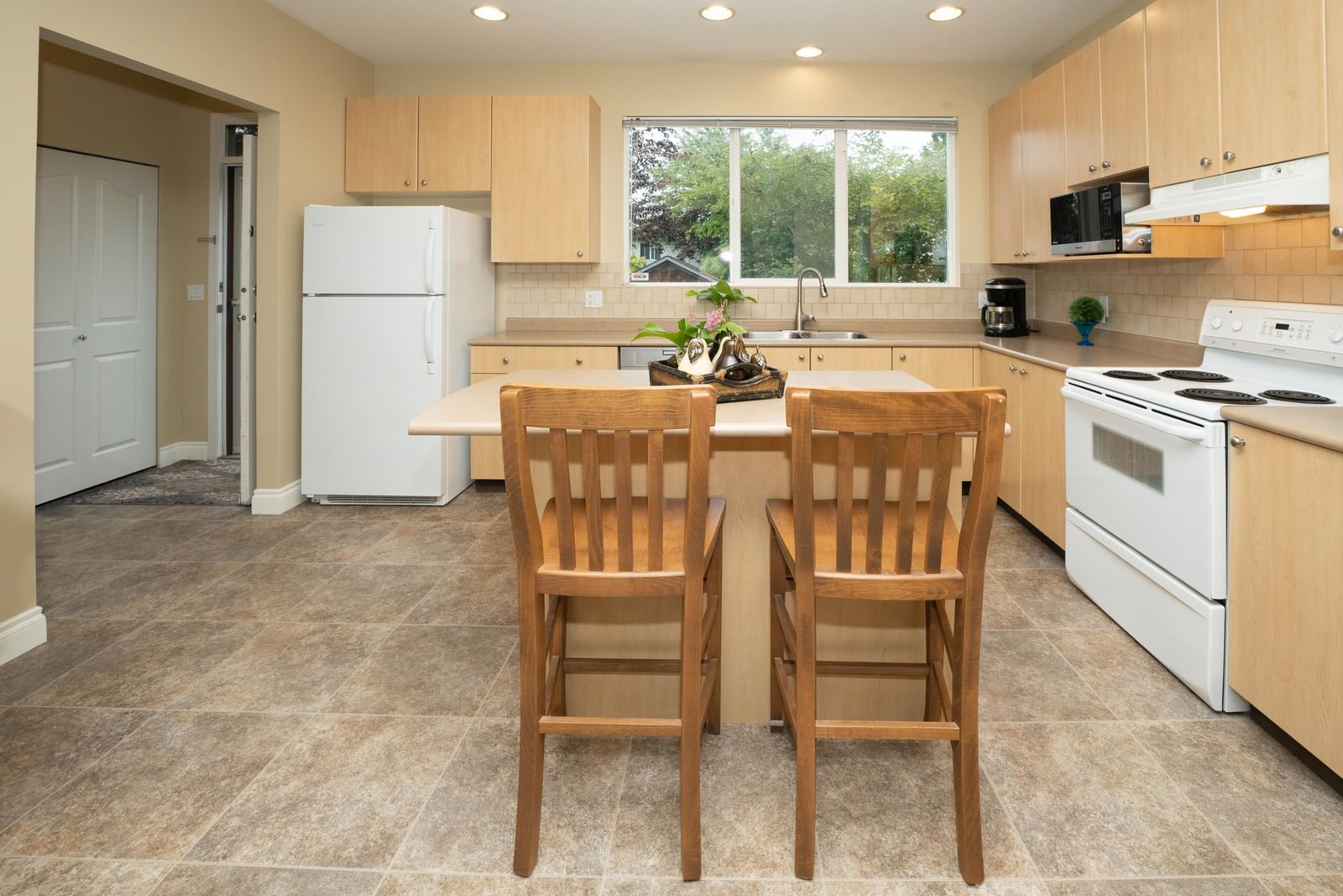 Listing Image 11