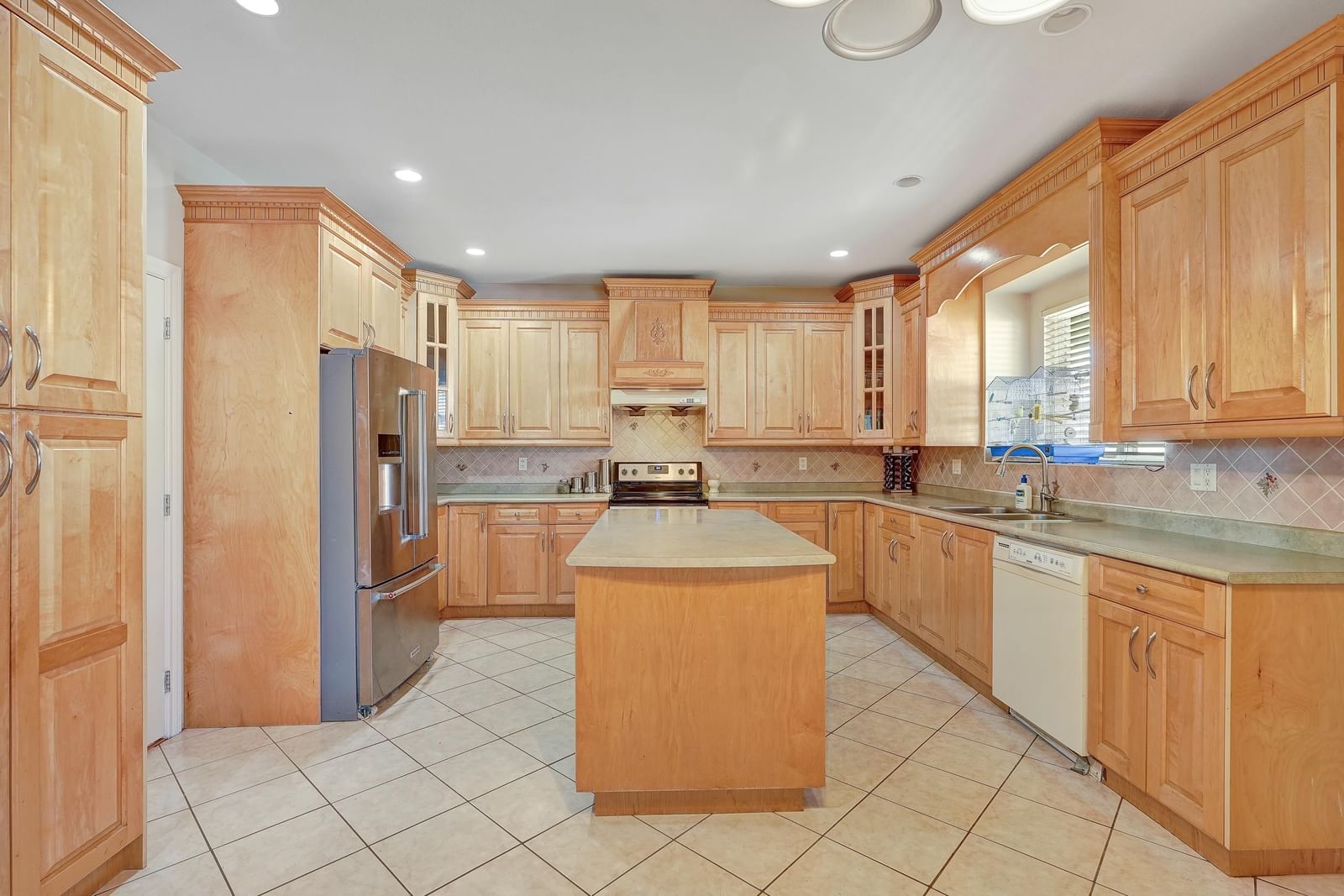 Listing Image 13